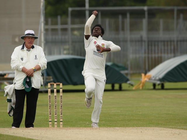 Folkton & Flixton in bowling action