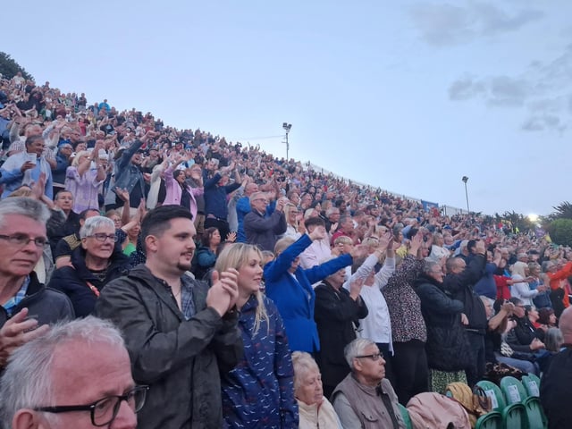 A well deserved standing ovation