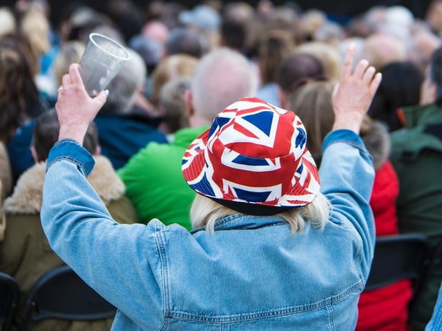 The audience enjoyed the performance.