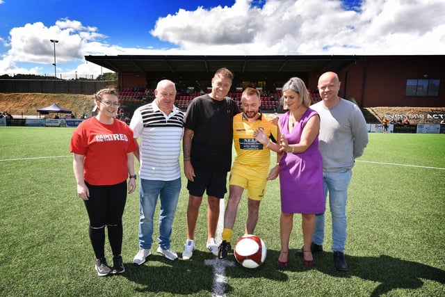 Scarborough Legends v SAFC Legends, ready for the kick off from left, are Rhiannon Hunt, Derek Exley, Darren France ,Jamie Mitchell, Sarah and Martin Dowey

Photo by Richard Ponter