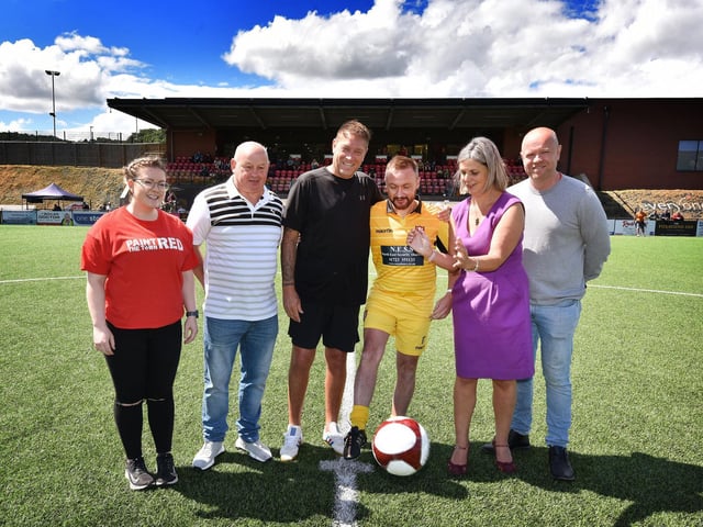 Scarborough Legends v SAFC Legends, ready for the kick off from left, are Rhiannon Hunt, Derek Exley, Darren France ,Jamie Mitchell, Sarah and Martin Dowey

Photo by Richard Ponter