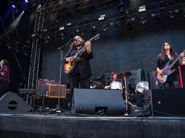 The Magic Numbers opened the show