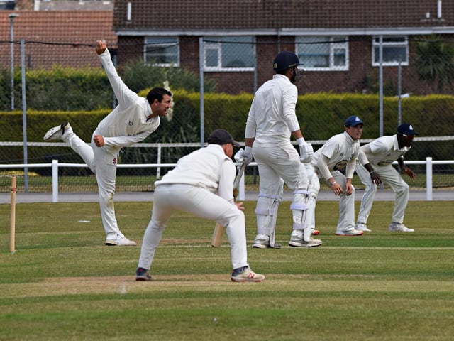 Scarborough CC fielders watch on