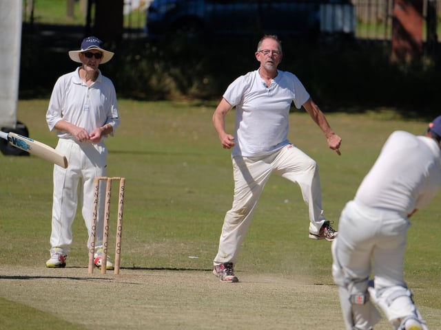 Jon Murrell took 3-9 for Ravenscar 2nds