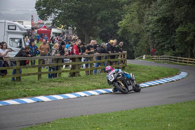 Oliver's Mount racing action
Photo by John Margetts