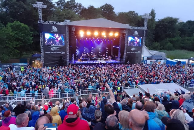The audience at Simply Red. Photo; Richard Ponter