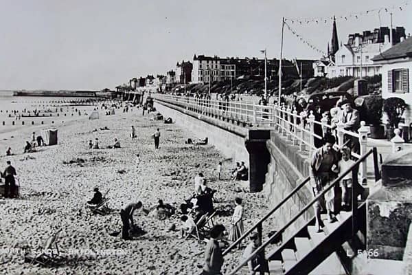 This week’s vintage postcard featuring Bridlington's north side is a great piece of nostalgia and a genuine photographic image taken by Valentine & Sons. Postcard courtesy of Aled Jones