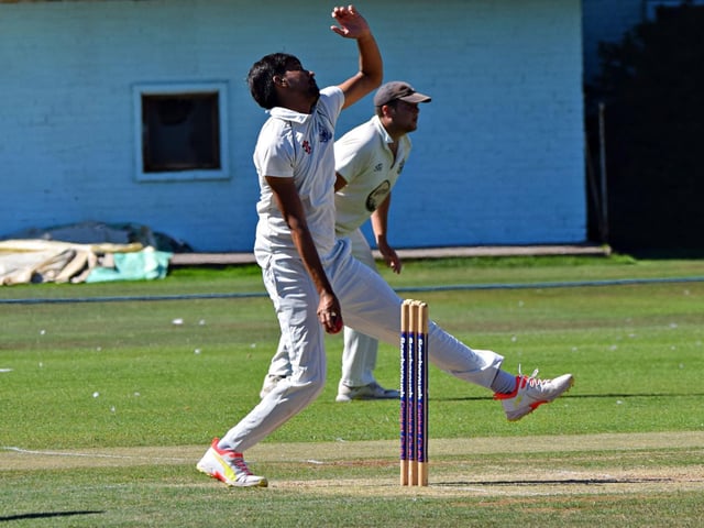 Scarborough 2nds' Zain Maqsood in bowling action