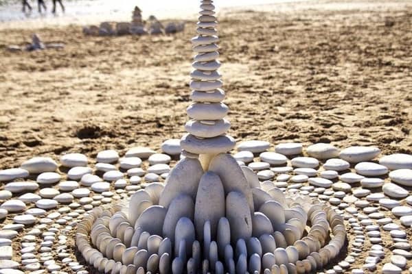 The theme of the festival's first day - Saturday, 10 September - will be sand and stones. Bridlington’s north beach will be transformed with an artist’s showcase, drop-in workshops, and the family beach art challenge.