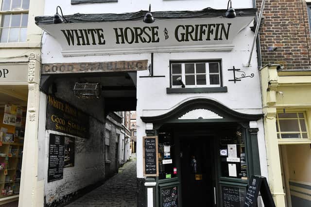 White Horse & Griffin