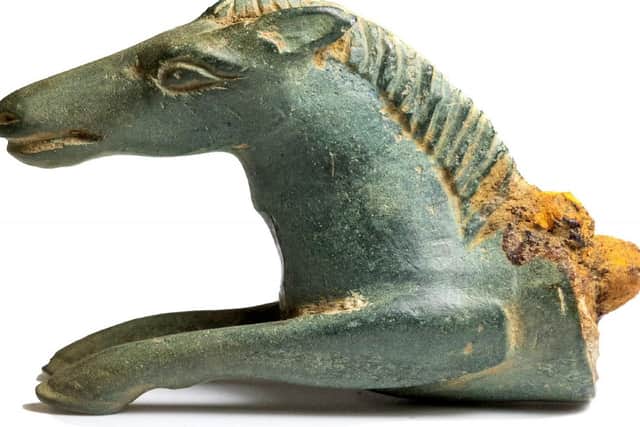 Horse head knife handle. (Photo: Hansons)