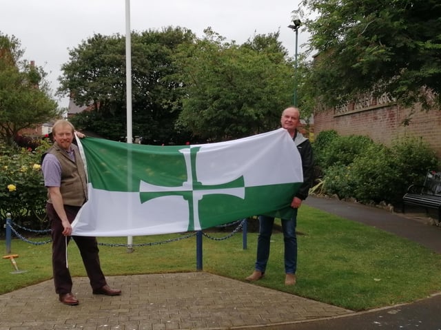 Andrew Jenkins, left, and James Hodgson with the Kirkcudbright flag.