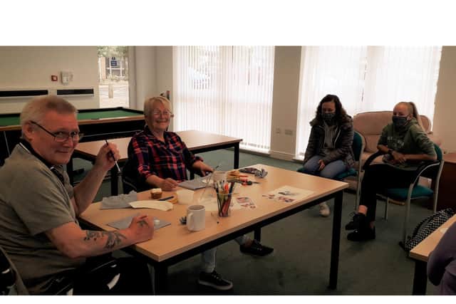 Pupils from Pindar School meet with residents at Jazz Court in Eastfield.