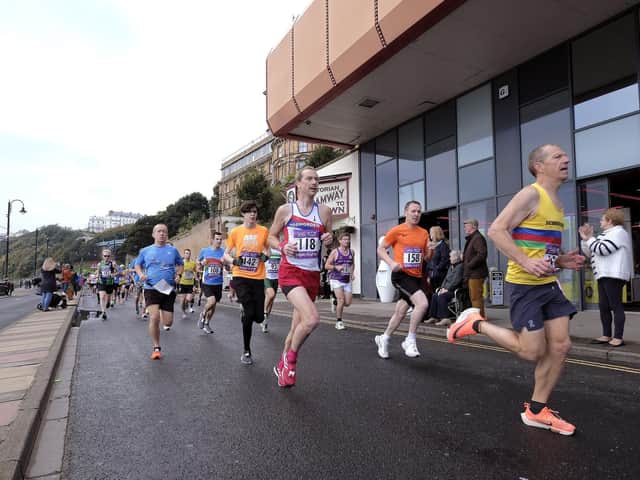 Action from the McCain Yorkshire Coast 10K
Photo by Richard Ponter
