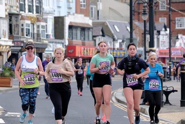Action from the McCain Yorkshire Coast 10K
Photo by Richard Ponter