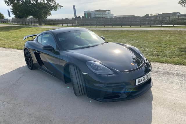 Porsche Cayman GT4
