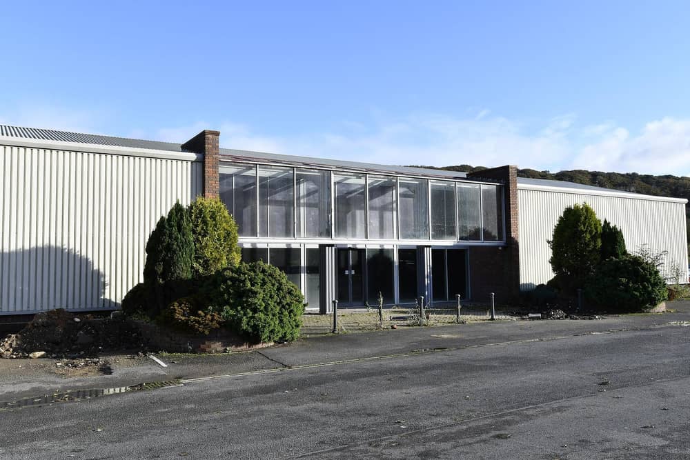 New Greggs and Starbucks drive-thrus have been proposed for the former Magnet Kitchens showroom on Seamer Road.