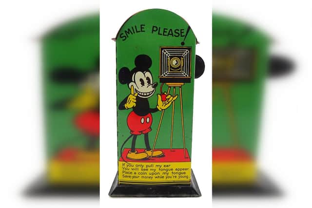 The reverse of the box