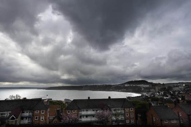 The Met Office is forecasting a largely dry, but cloudy weekend ahead with some light showers.