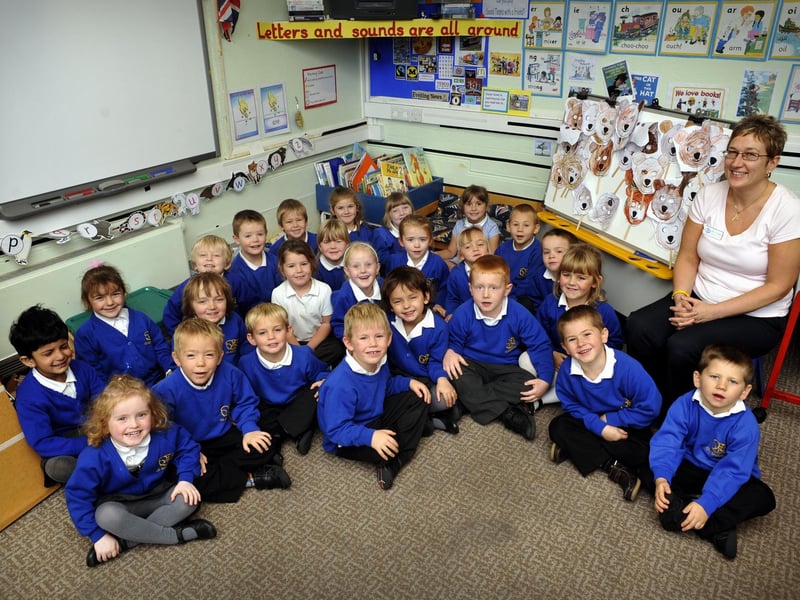 2009. Blue reception class at Gladstone Road Infants School.
