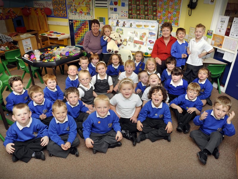 2009. Green reception class at Gladstone Road Infants School.