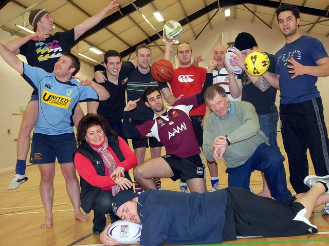 Rugby Club 24 hour charity sport marathon fundraiser, front is organiser Sam Conlin and Mike Holder (Rugby Director) with some of the fundraisers.
100486 sport