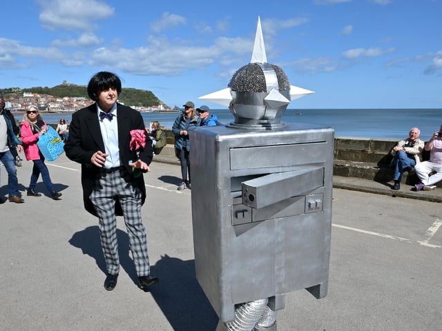 Back to 1960's Dr Who with an incredible cosplay costume.