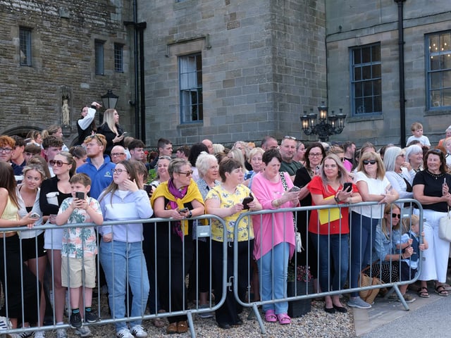 People in the crowd eager to get photos. picture: Richard Ponter
