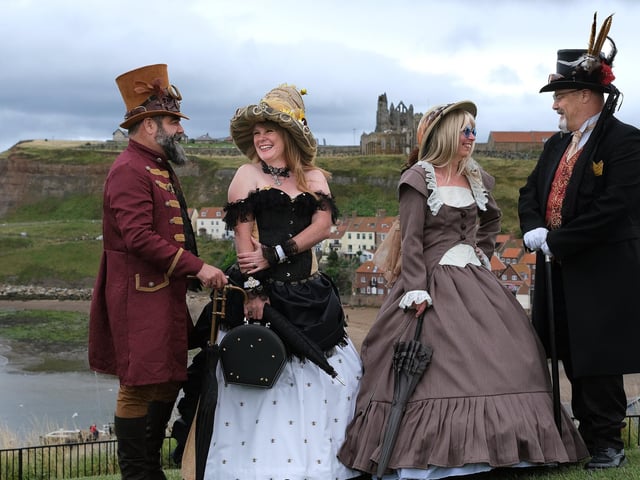 On the West Cliff enjoying a chat.
picture: Richard Ponter