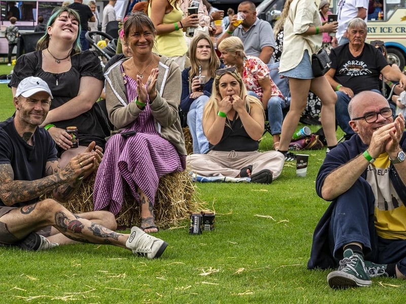 Appreciation from the crowd. picture: Brian Murfield