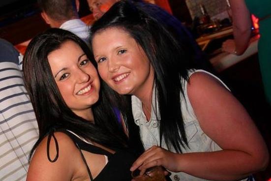 Amanda and Megan in Bar 4.
133912j