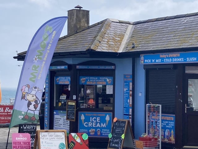 Ruby's is a kiosk located directly on Bridlington harbour. It is a family owned business serving Mr Moos locally produced dairy ice cream, Comelle whipped ice cream, drinks and candyfloss.