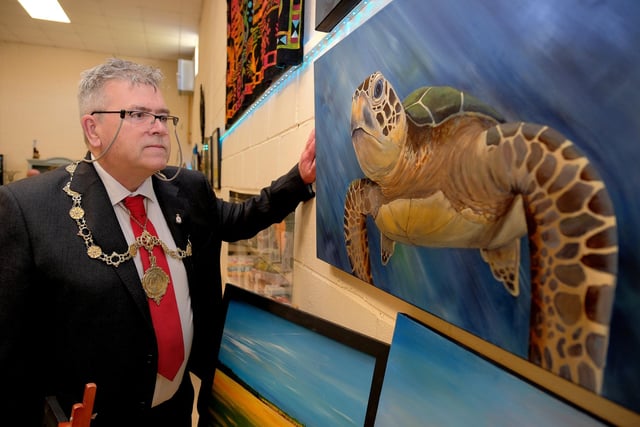 Mayor John Ritchie admiring the art work