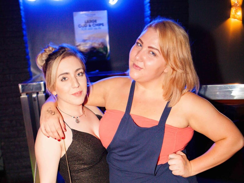 Jordan & Ellie looking fabulous in Blue Lounge