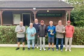 Borough Vice President Pete Hodgson presenting the trophies