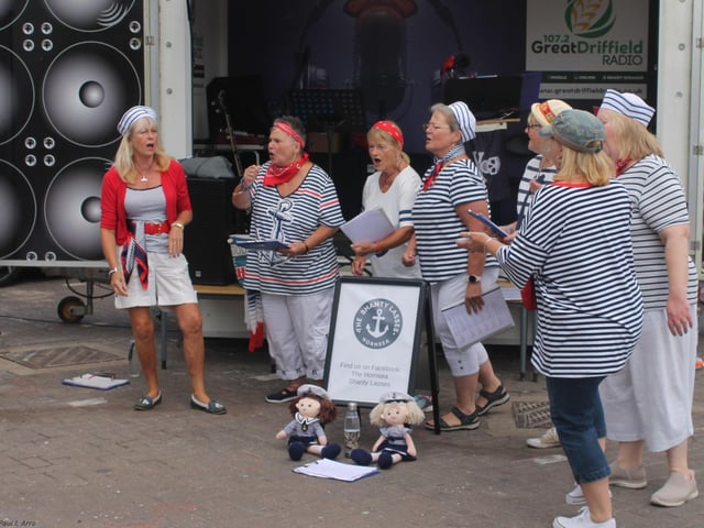 The Hornsea Shanty Lasses in full voice!