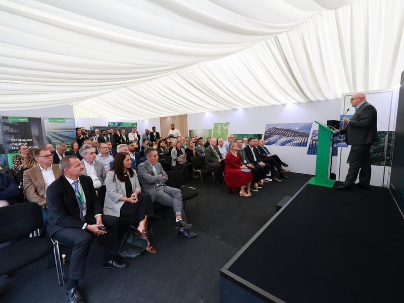David Hall welcomes guests