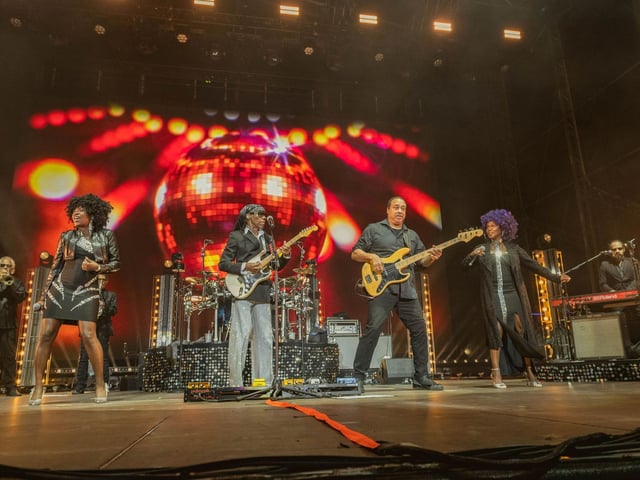 Nile Rodgers and CHIC captivate the audience.