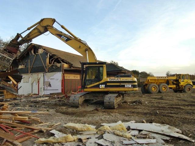 The last standing building at Kinderland is demolished.