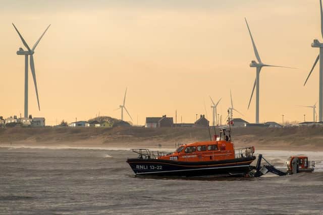 Bridlington RNLI volunteers launching after tasking to fishing boat. Image: RNLI/Kevin Groocock