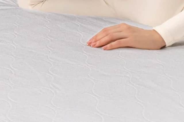 Sleep Tight Deluxe Fleecy Mattress Warmer - Single with Single Controller.