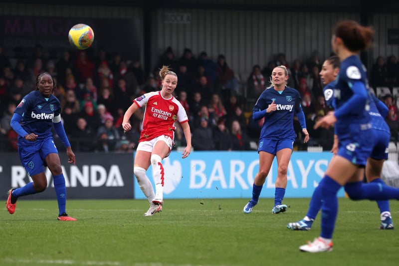 Beth Mead of Arsenal scores her sides second goal during the Barclays Women´s Super League match between Arsenal FC and West Ham United.
Photo by Alex Pantling/Getty Images.