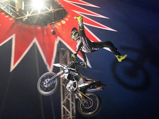 The Circus comes to town, motorbike stunts!