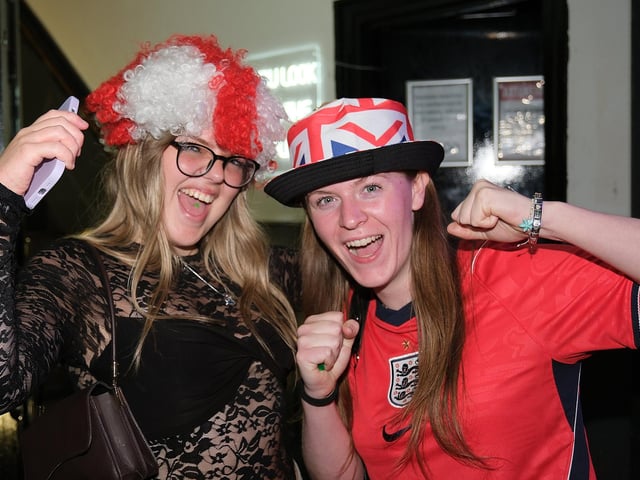 Fans cheering for England. photo: Richard Ponter
