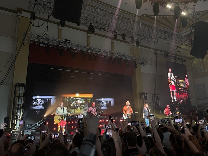 Hanson came on stage to perform 'MMMBop' and 'Sleeping With The Light On' with Busted.
