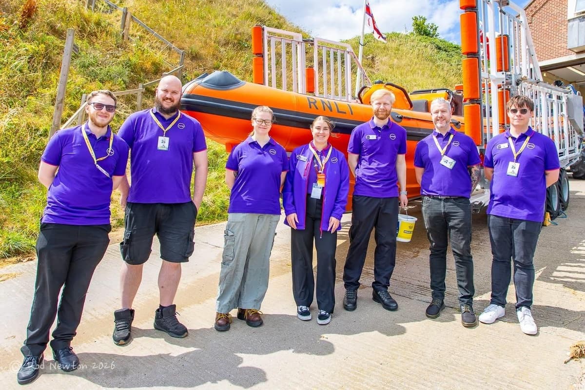 Die Flamborough RNLI freut sich über die Spende von Currys.