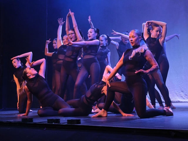 One of the dance routines from the Showcase: Portal.