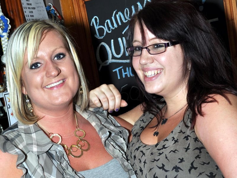 Briley and Leigh serve up the drinks in Scholars!
1129120g.
