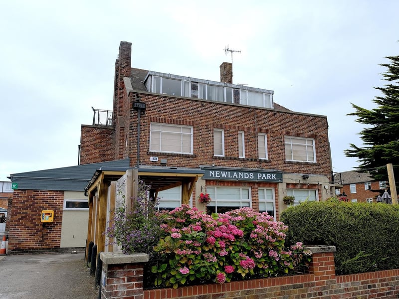 Newlands Park pub, located on Newlands Park Drive, recived a rating of 4.7/5.