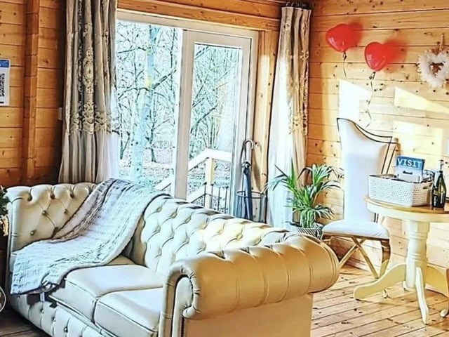 The gorgeous Swan Lodge.